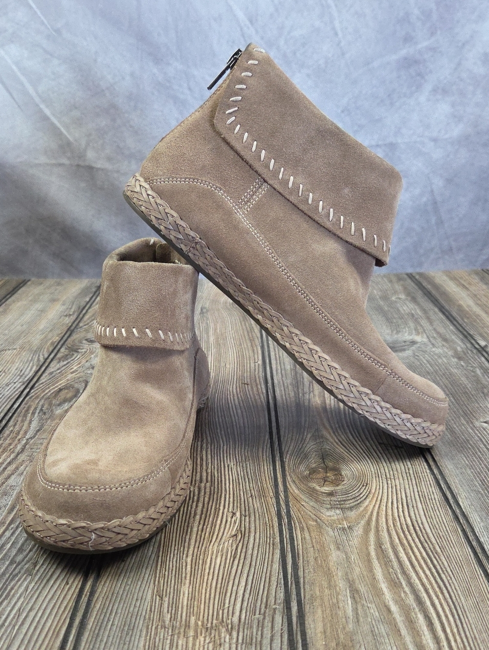 UGG Varney Suede Moccasin Ankle Boots Boho Zip Back Tan Womens Size 8